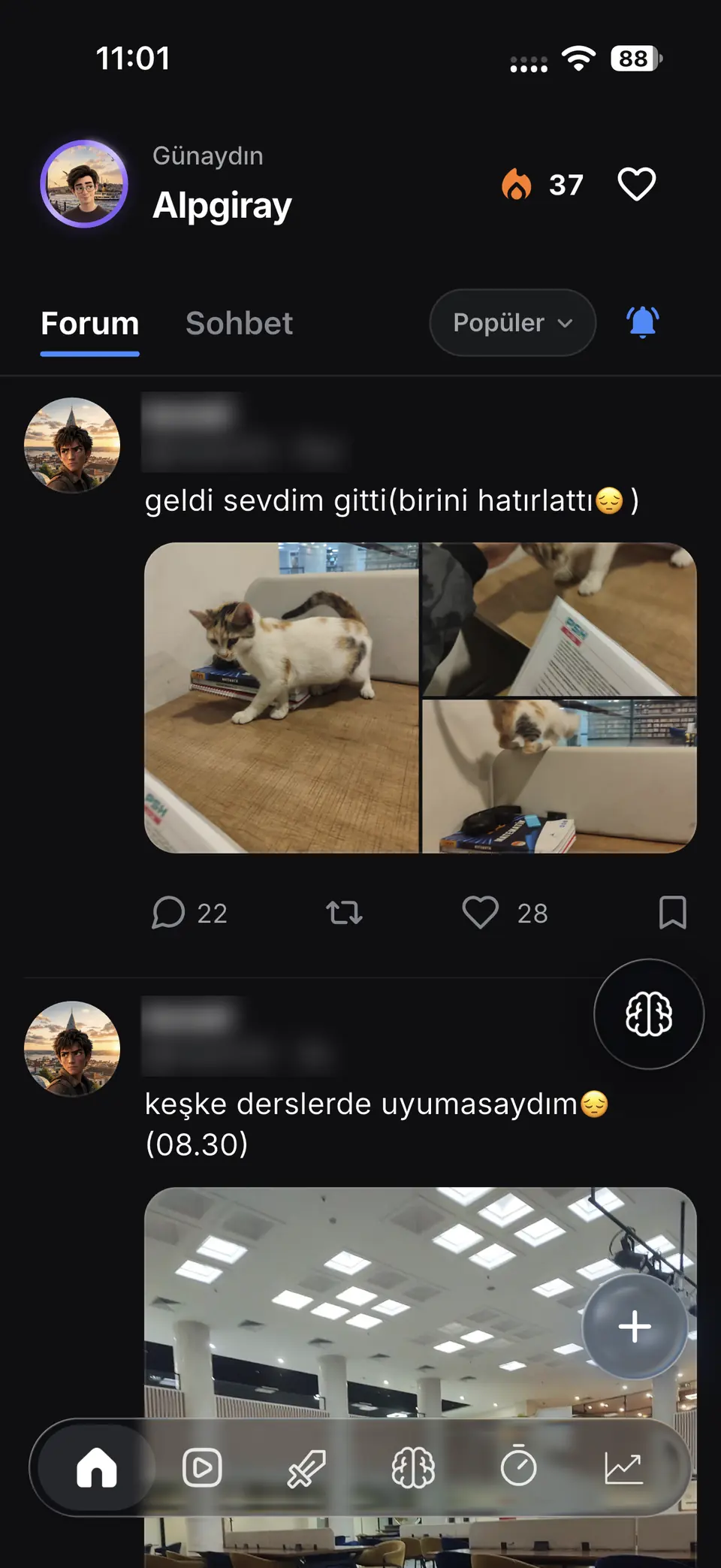 Mentor YKS home feed with student posts